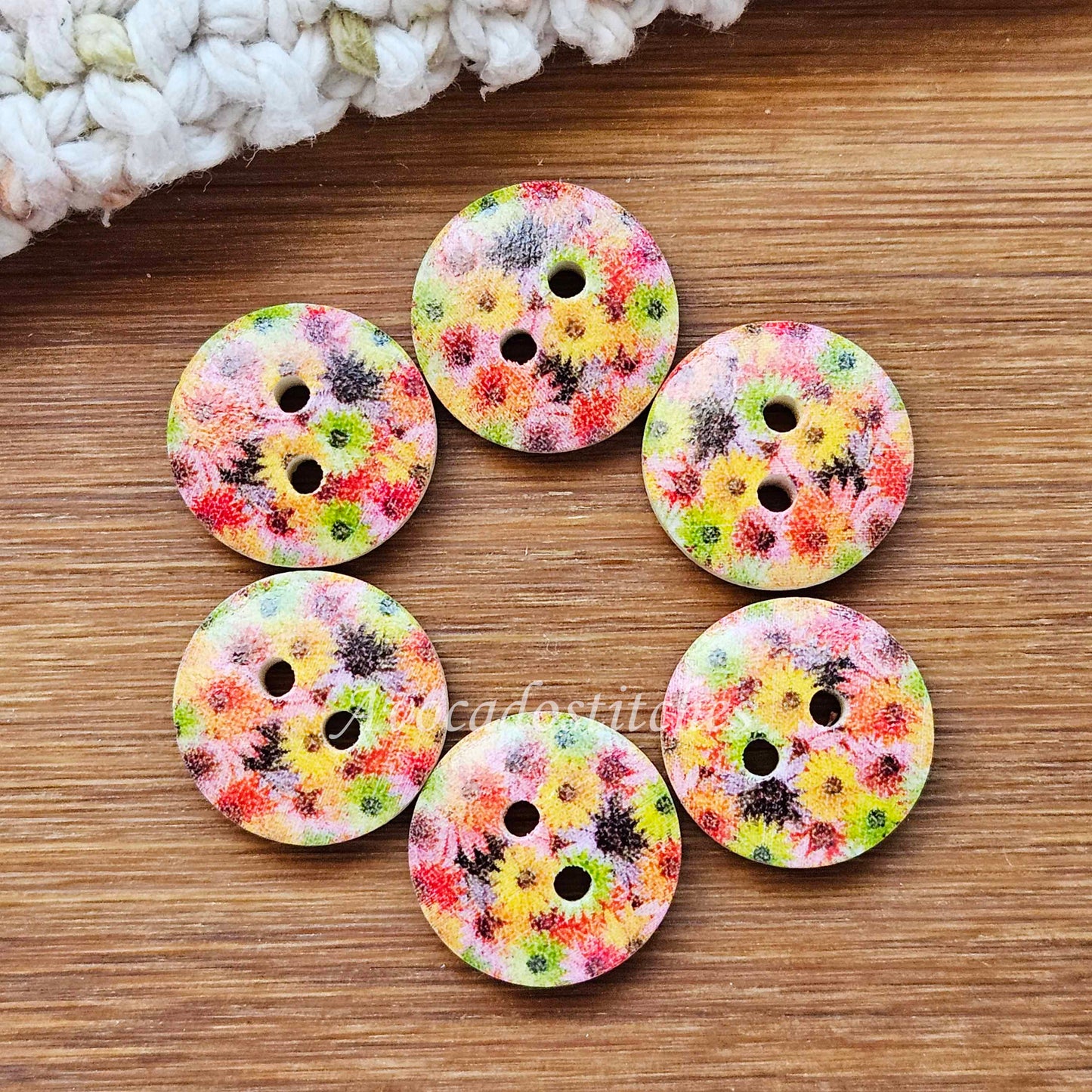 RAINBOW DAISIES / 15mm - 6 buttons / Wooden Buttons / Sewing Buttons (muliflower series)