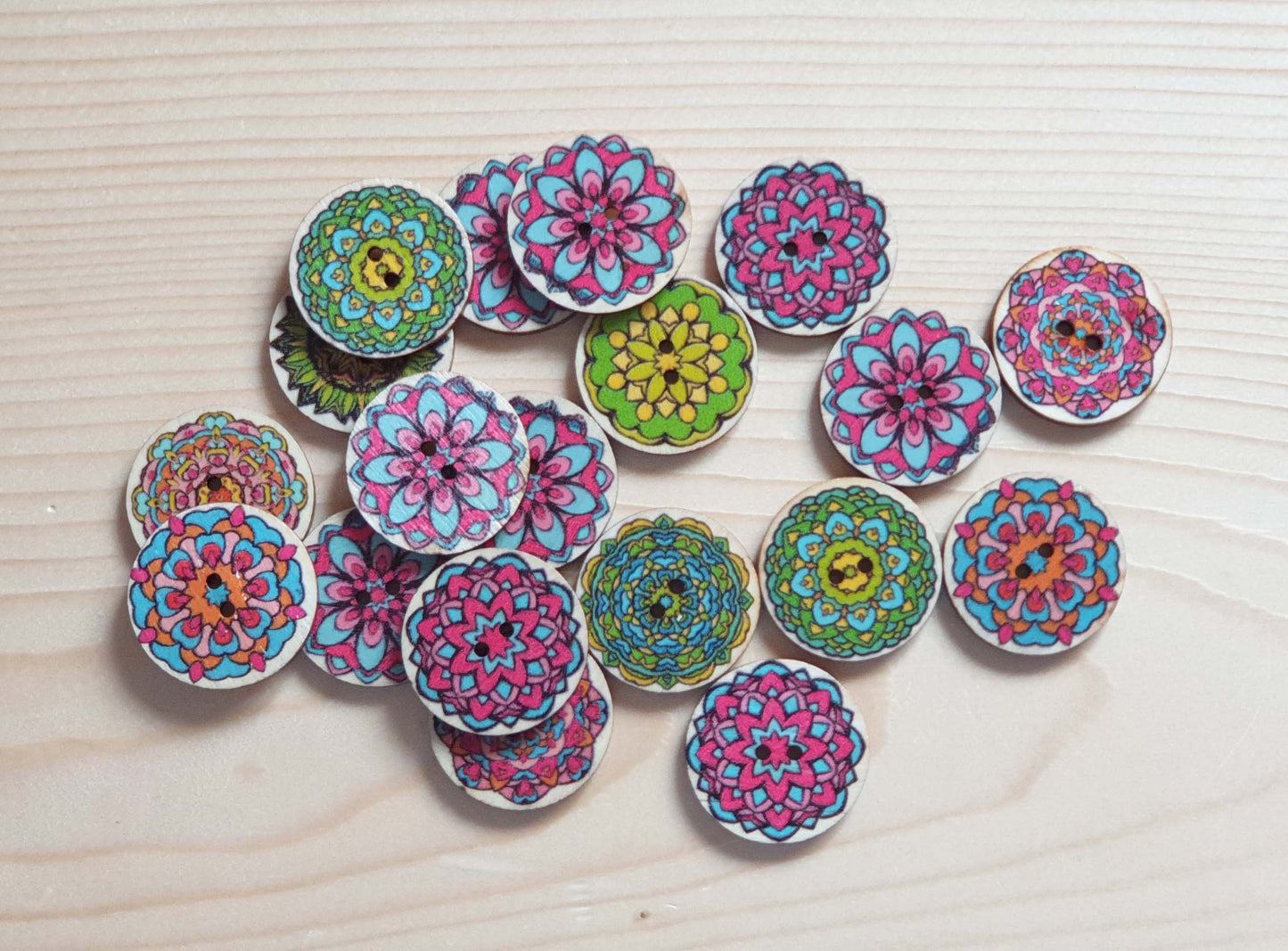 RAINBOW KALEIDOSCOPE / 25mm / Wooden Buttons / Sewing Buttons