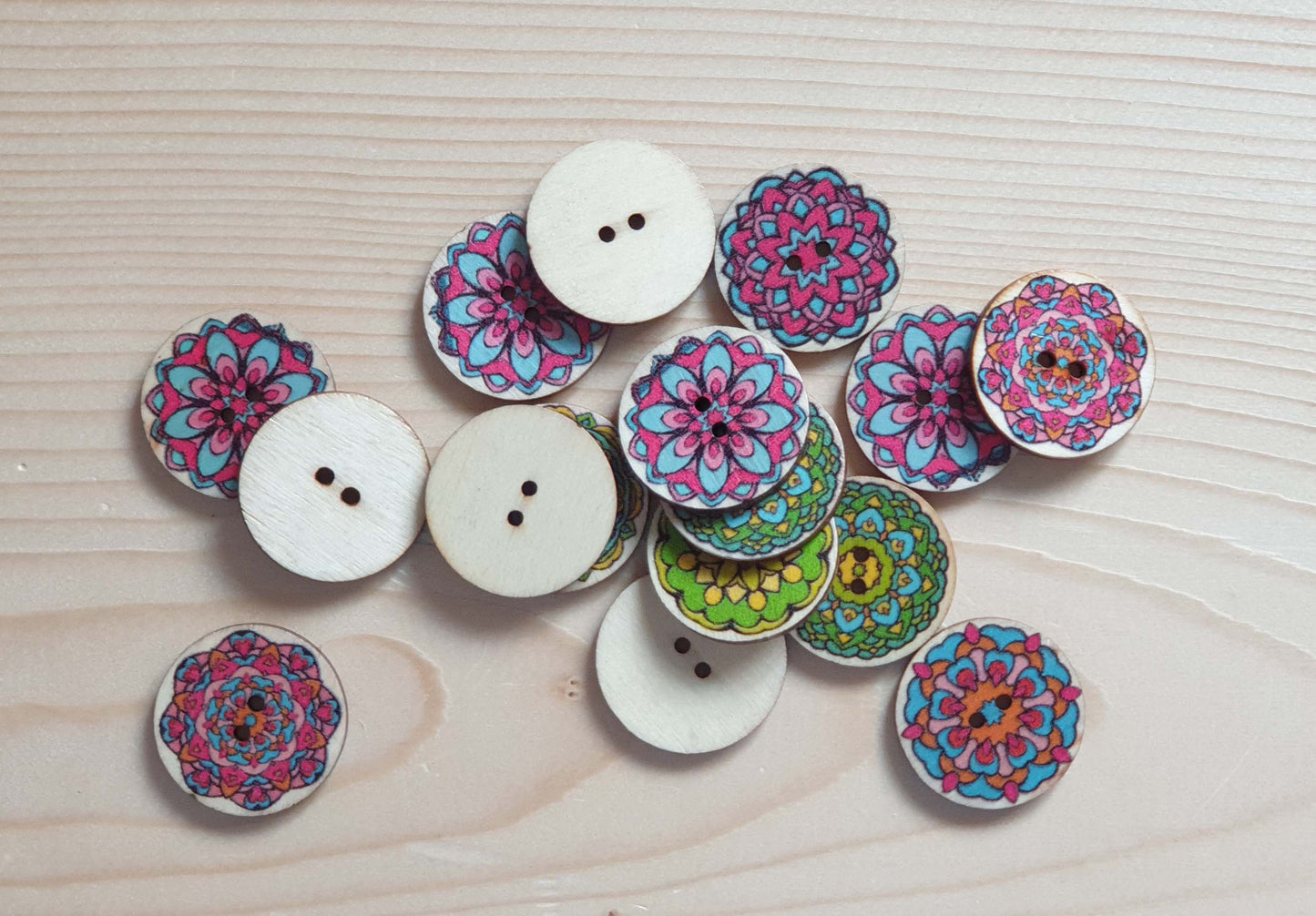 RAINBOW KALEIDOSCOPE / 25mm / Wooden Buttons / Sewing Buttons