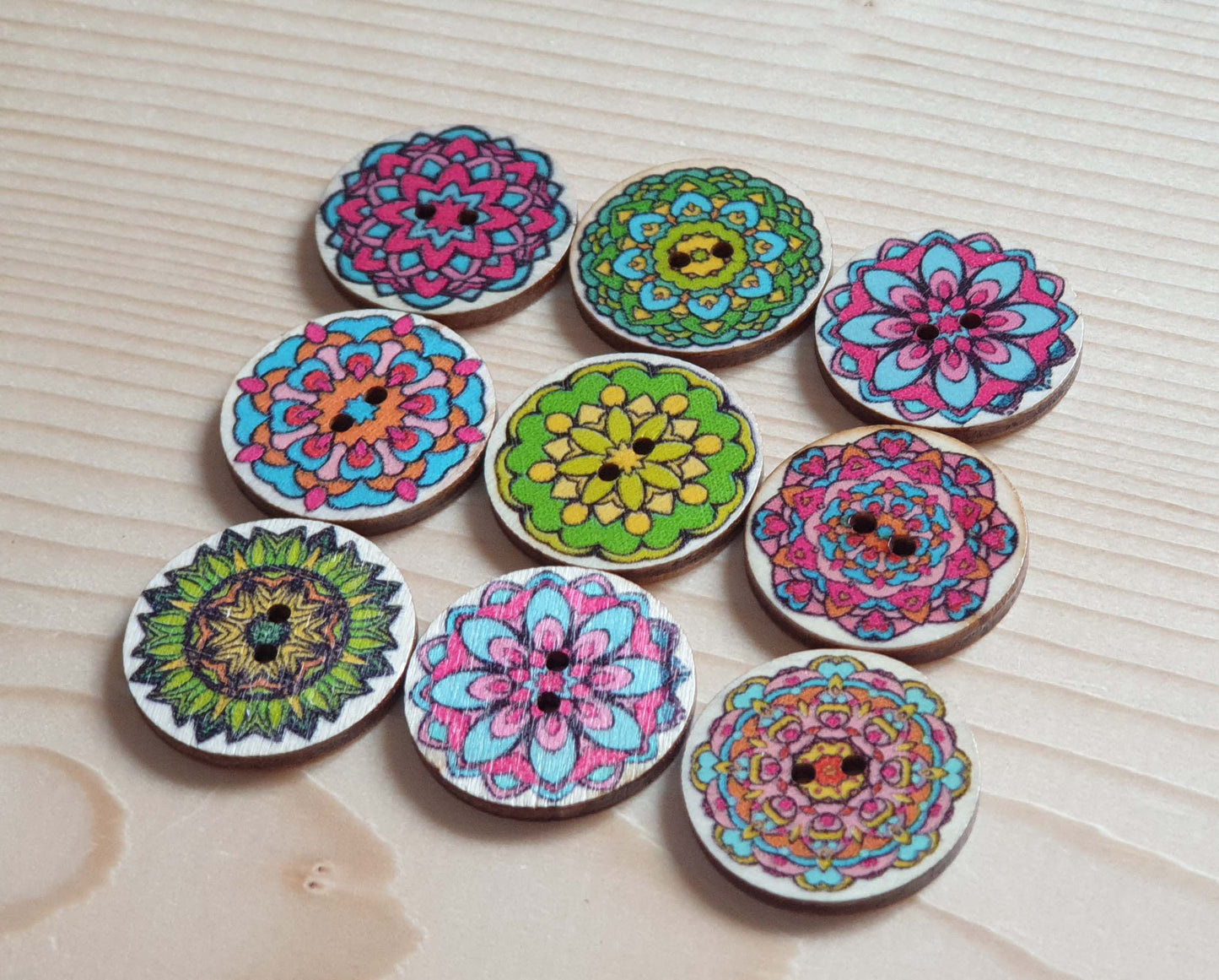 RAINBOW KALEIDOSCOPE / 25mm / Wooden Buttons / Sewing Buttons