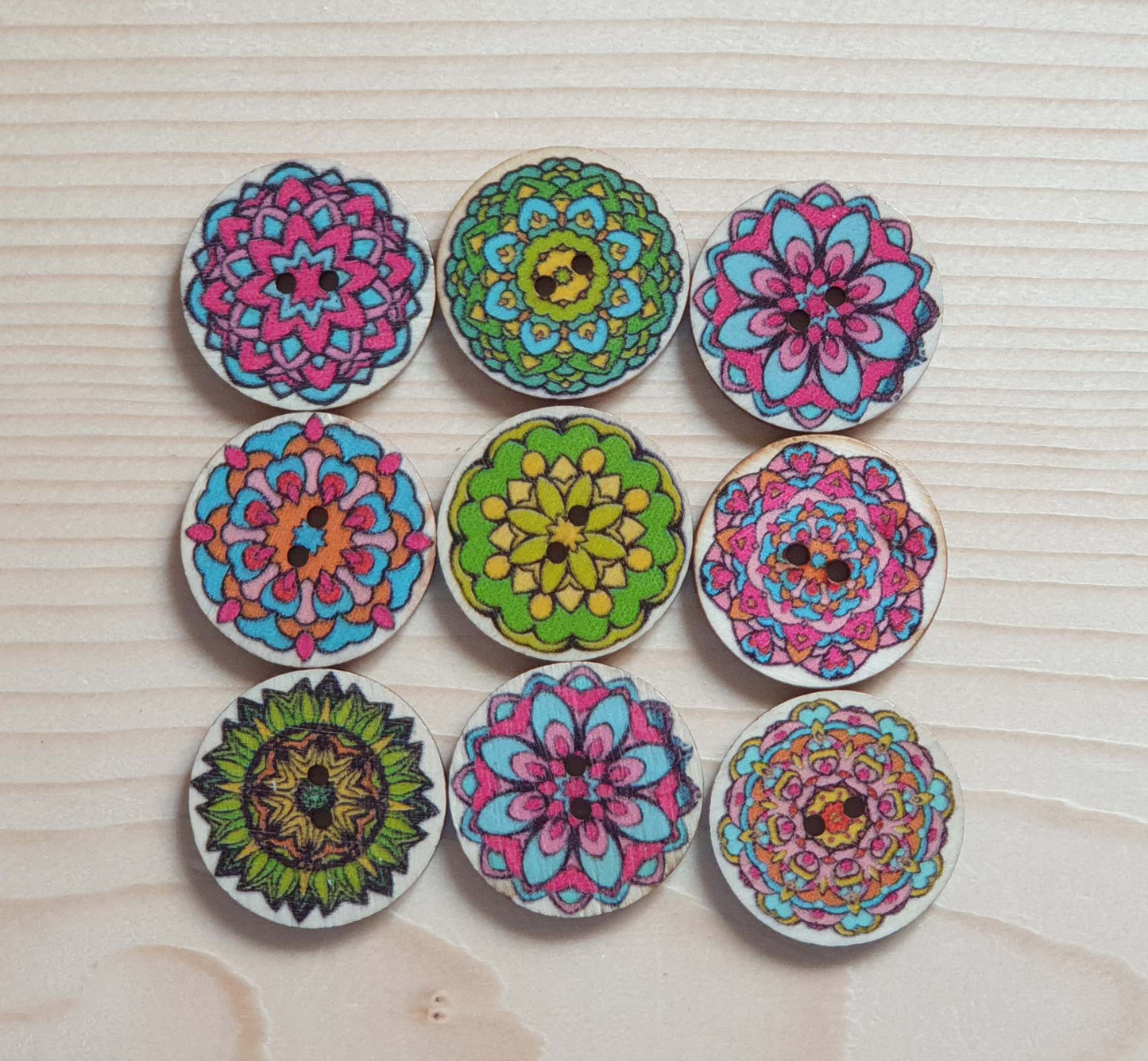 RAINBOW KALEIDOSCOPE / 25mm / Wooden Buttons / Sewing Buttons