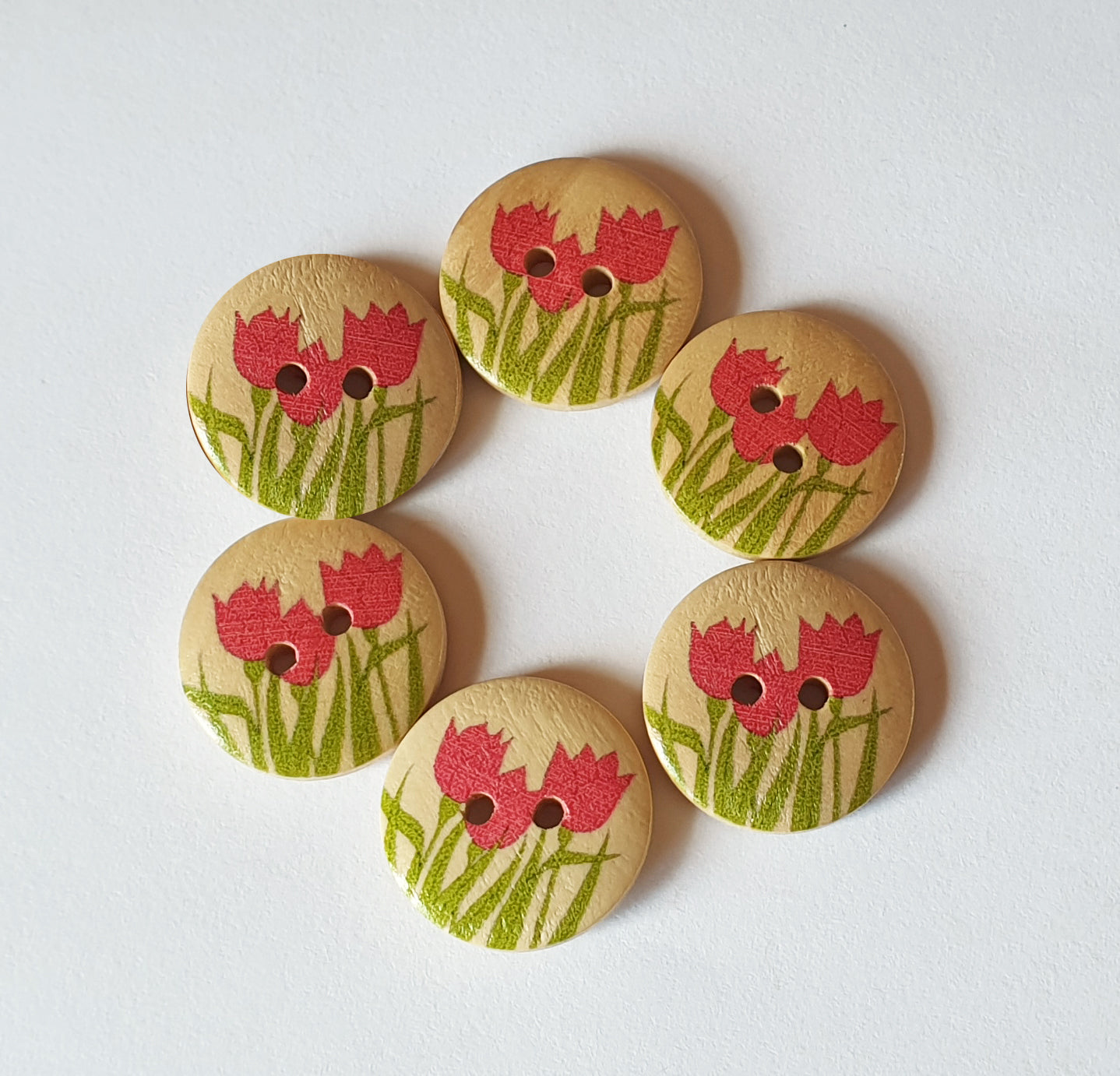 RED TULIPS / 18mm / Wooden Buttons / Sewing Buttons