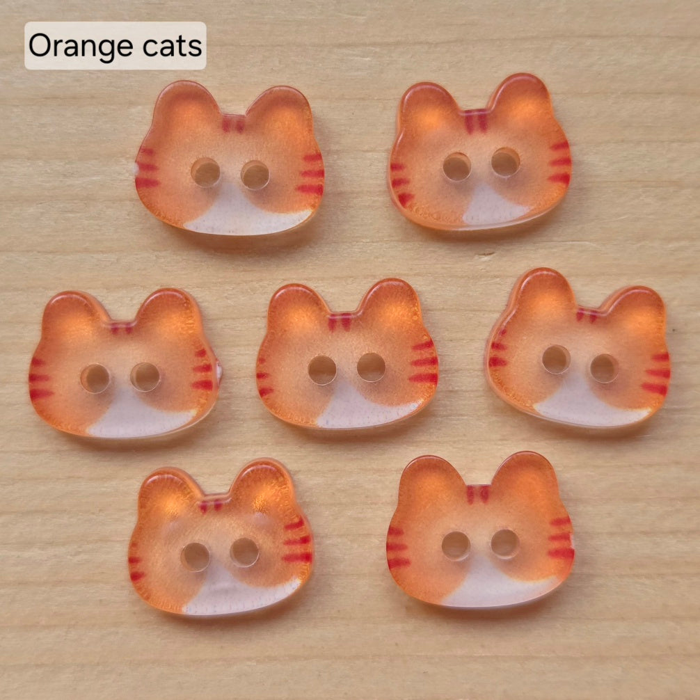 MINI CAT HEADS / Resin Buttons / Set of 8