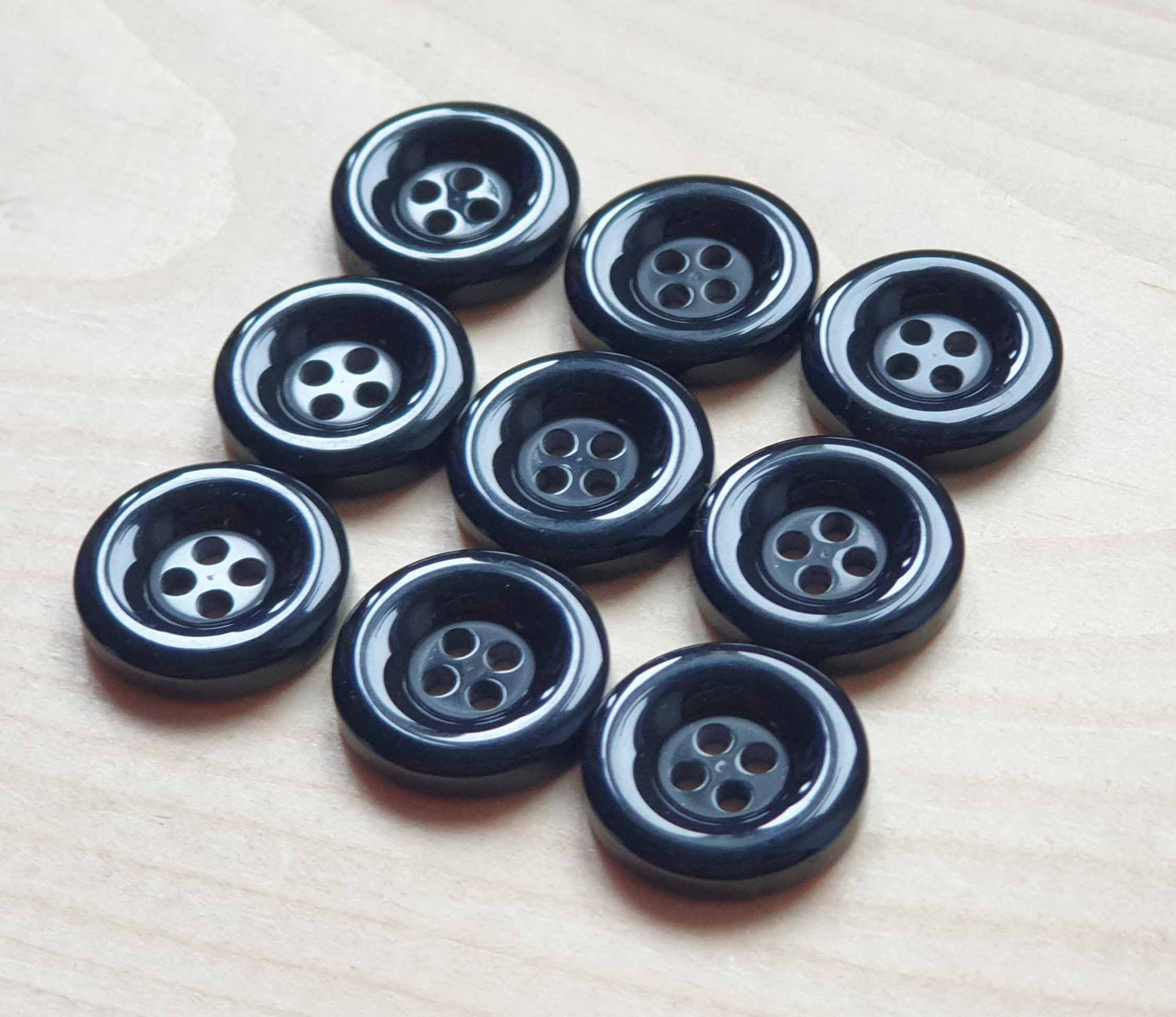 THICK EDGE RESIN BLACK / 18mm / Resin Buttons / Sewing Buttons