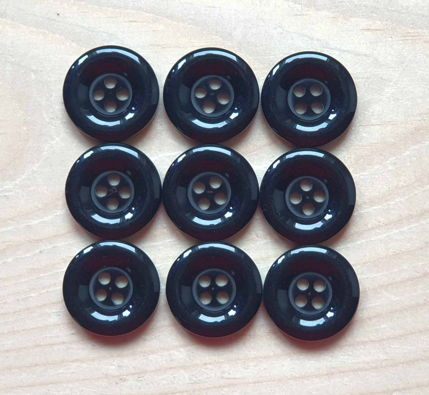 THICK EDGE RESIN BLACK / Resin Buttons / 18mm (Set of 8)