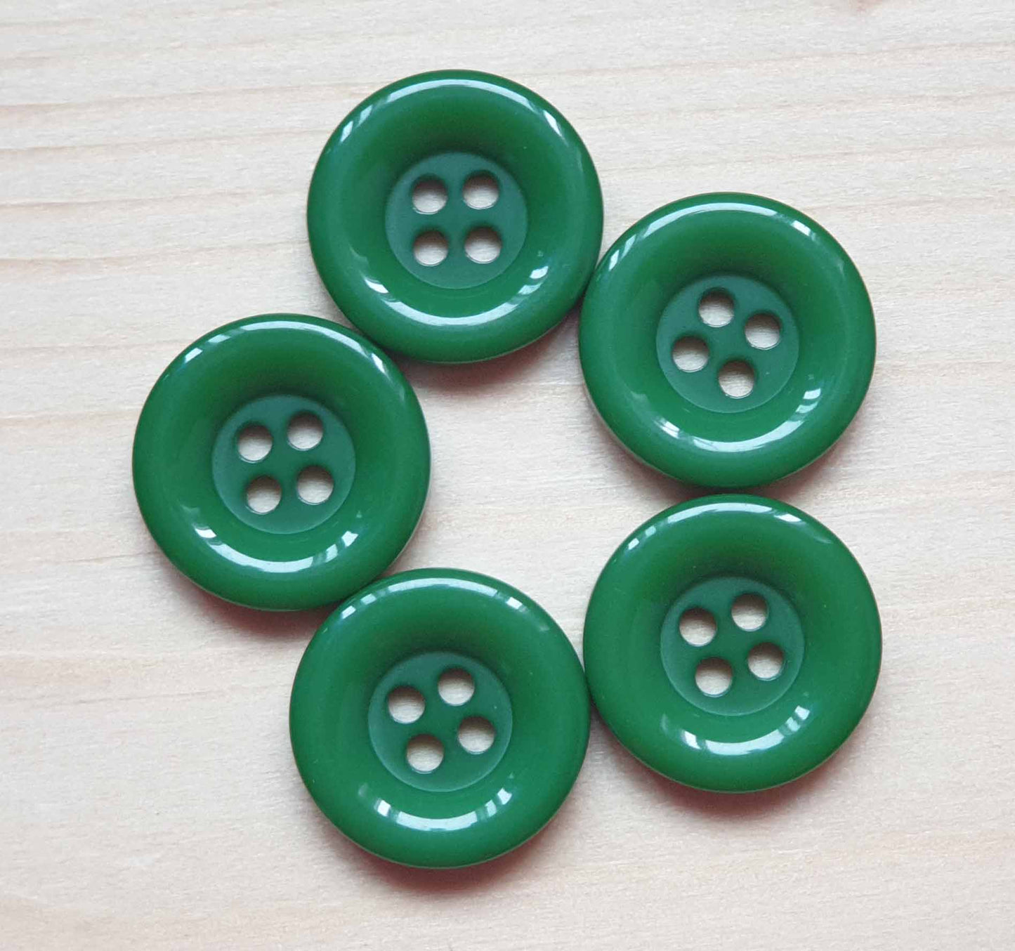 THICK Edge Resin DARK GREEN / 15-18mm / Set of 8 buttons / Resin Buttons / Sewing Buttons