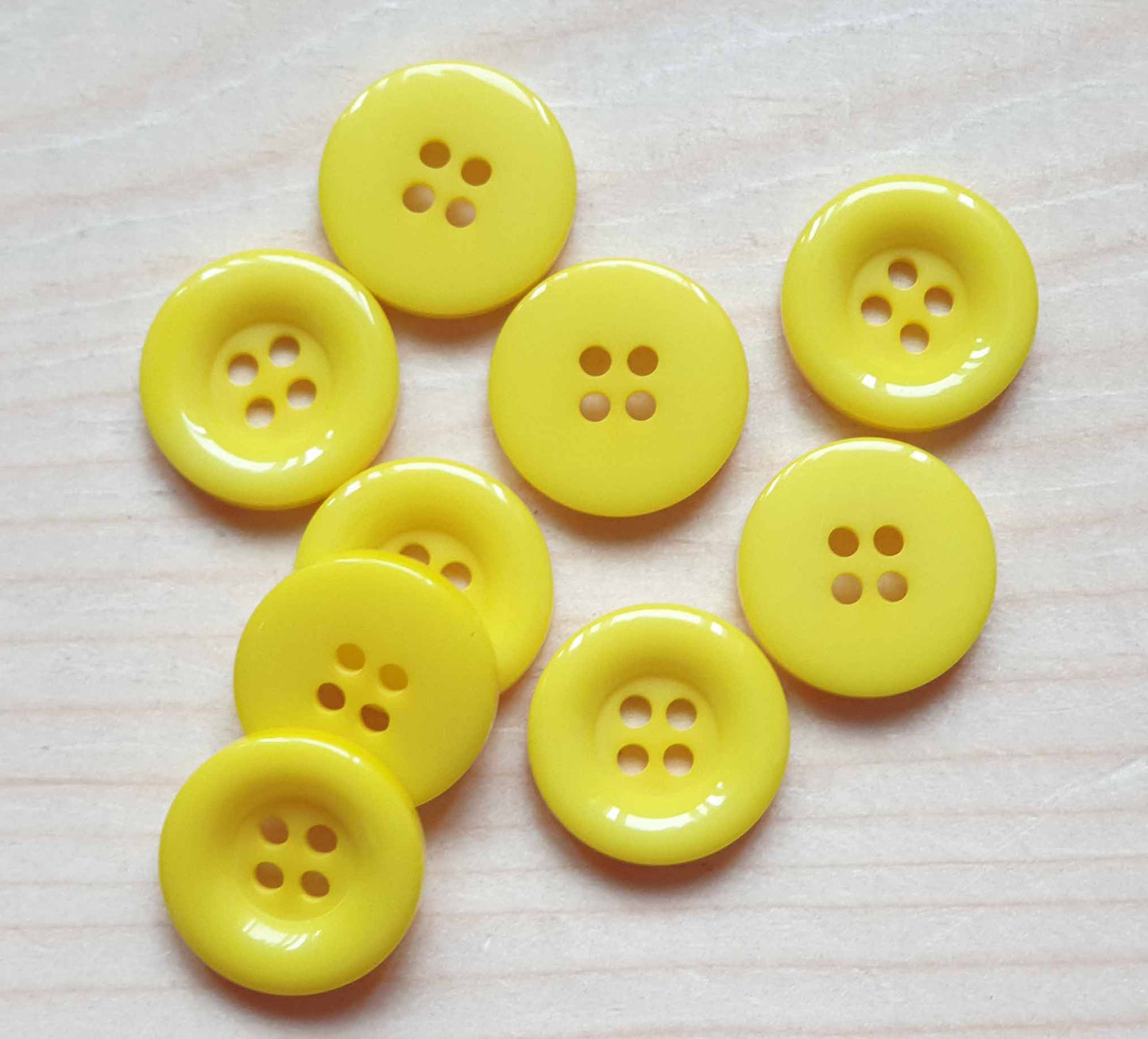 THICK EDGE RESIN LEMON YELLOW / 15mm / Resin Buttons / Sewing Buttons