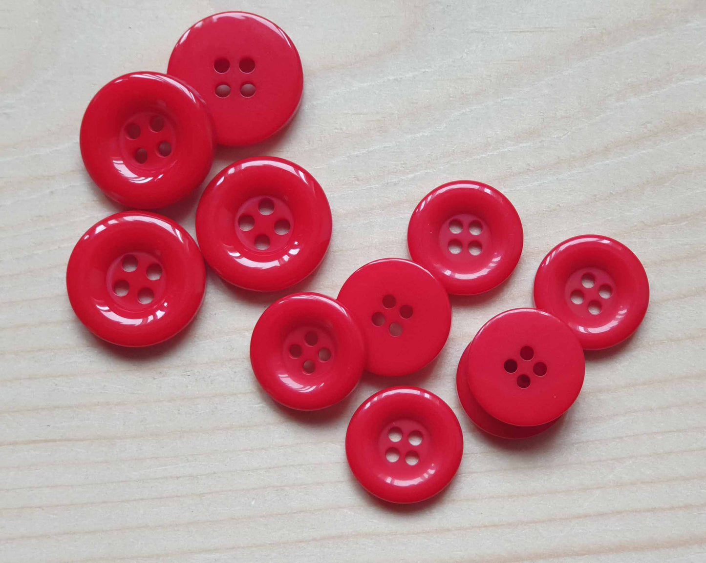 THICK EDGE RESIN RED / 15-18mm / Resin Buttons / Sewing Buttons