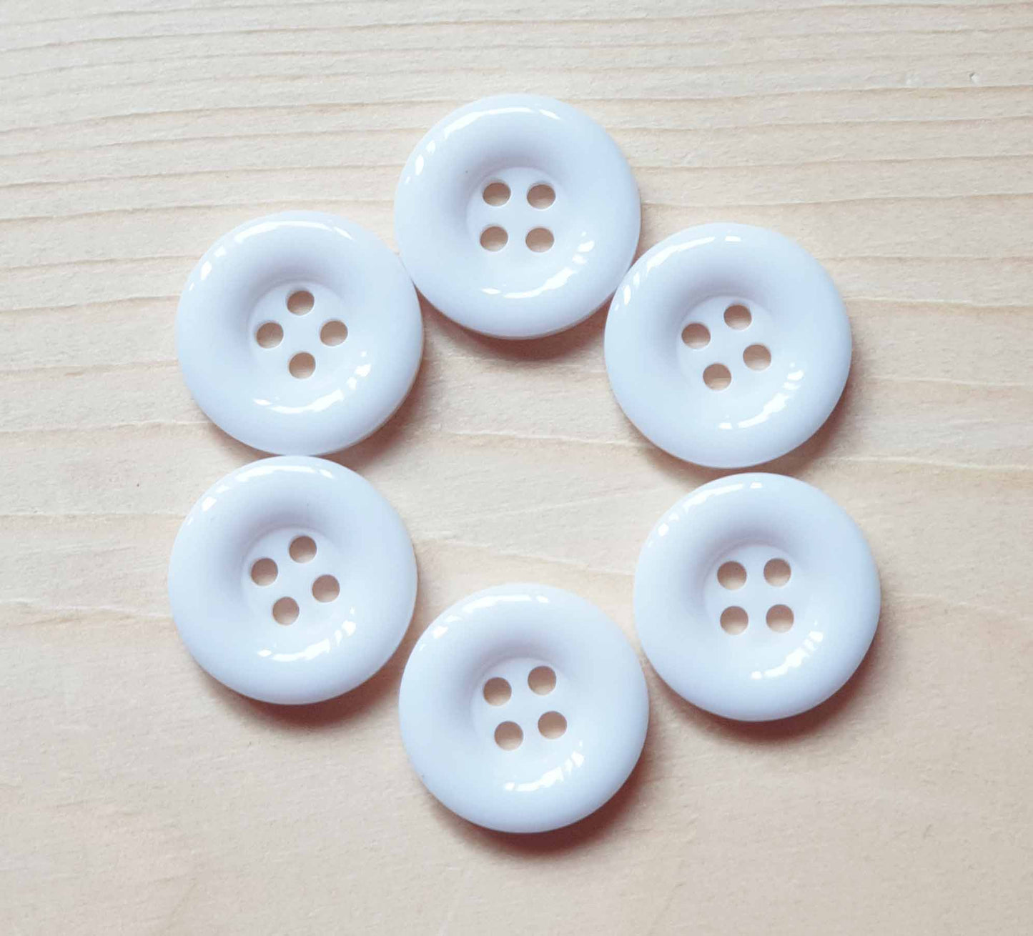 Clearance // THICK EDGE RESIN White / Resin Buttons / 15-18mm (Set of 8)