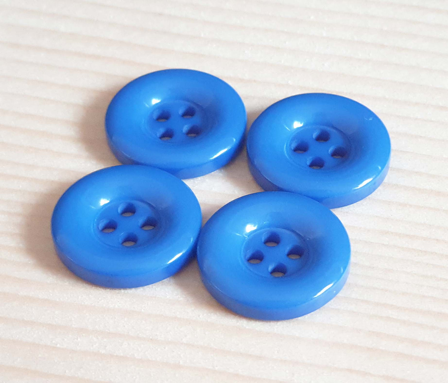 THICK Edge RESIN BLUE  / 18mm - 8 buttons / Resin Buttons / Sewing Buttons