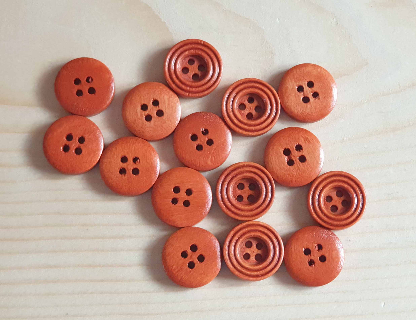 RIPPLE CINNAMON BROWN / 15mm - 8 buttons / Wooden Buttons / Sewing Buttons