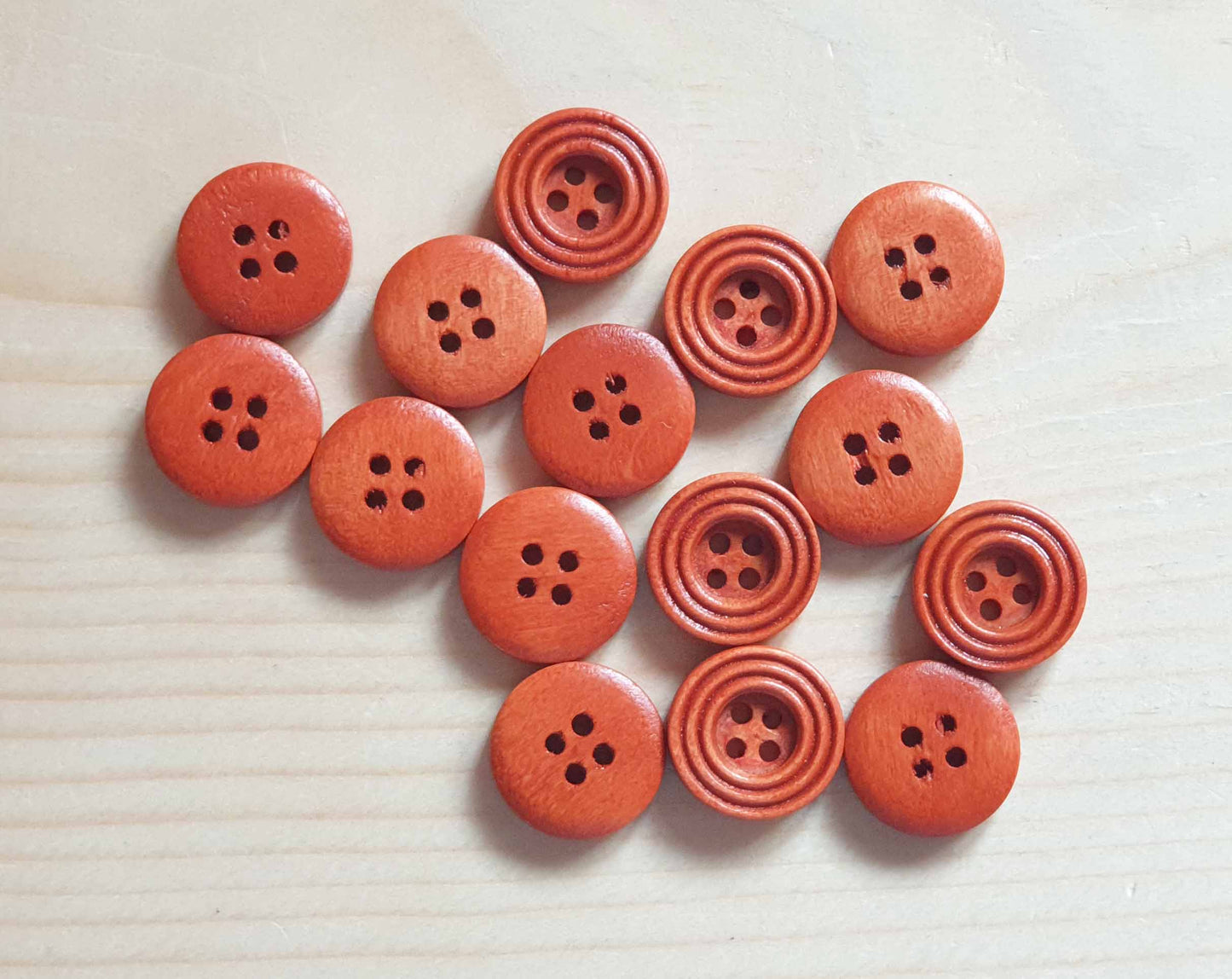 RIPPLE CINNAMON BROWN / 15mm - 8 buttons / Wooden Buttons / Sewing Buttons