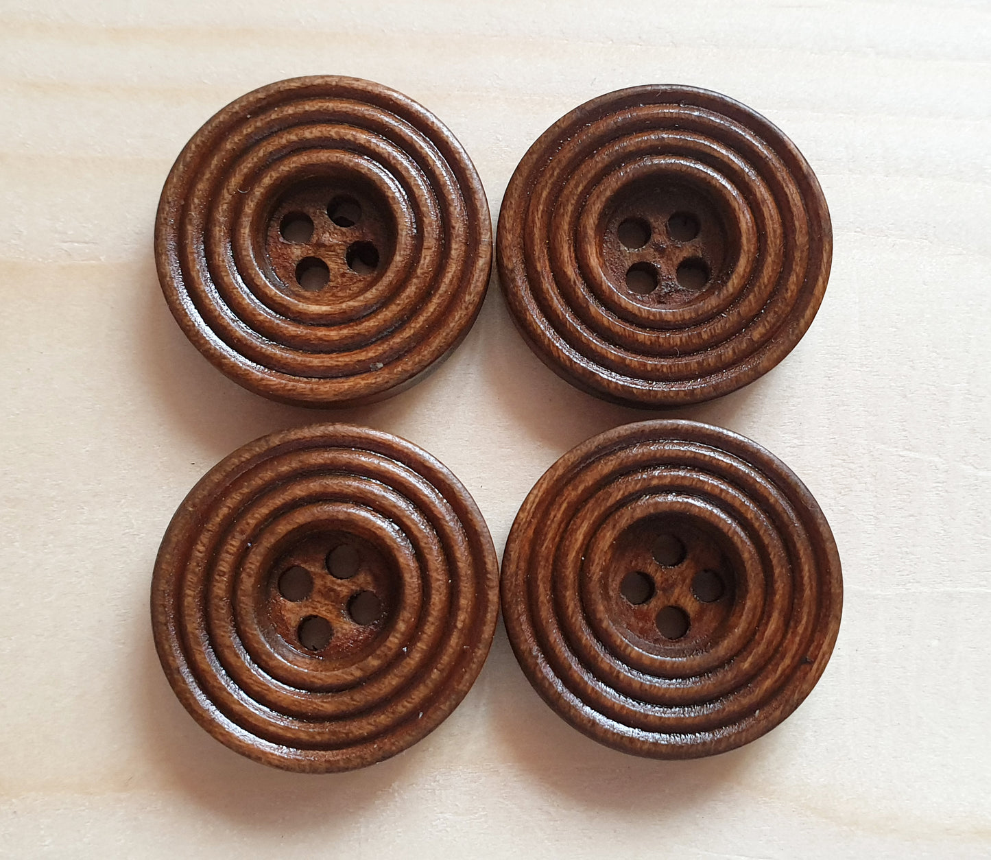 RIPPLE COFFEE BROWN / 15-25mm / Wooden Buttons / Sewing Buttons