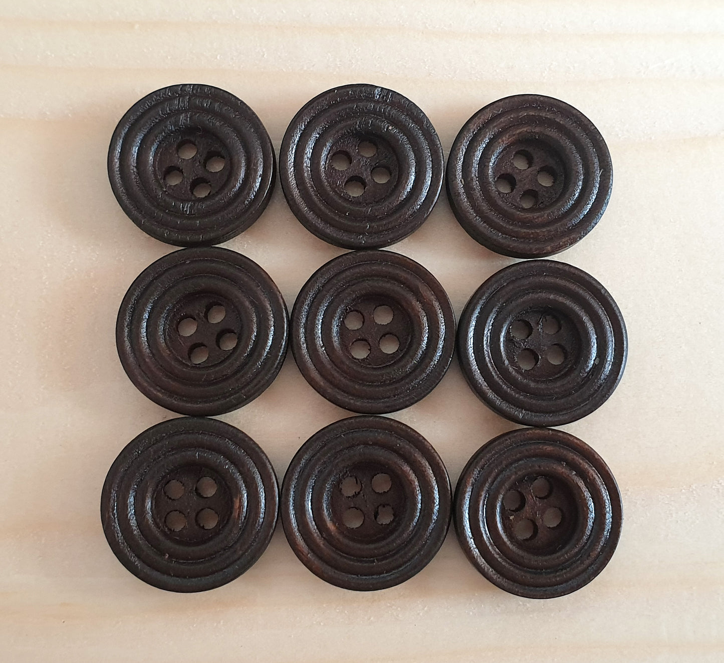 RIPPLE DARK BROWN / 12.5-40mm / Wooden Buttons / Sewing Buttons