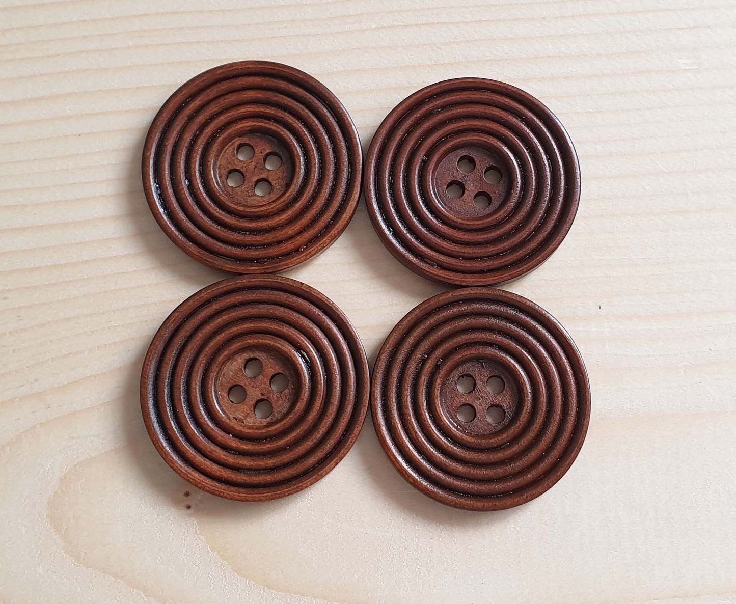 RIPPLE BROWN / 20-40mm / Wooden Buttons / Sewing Buttons