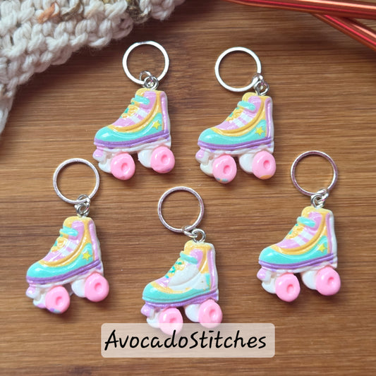 ROLLER SKATES – 5 Pieces / Knitting Crochet Stitch Markers / Notions