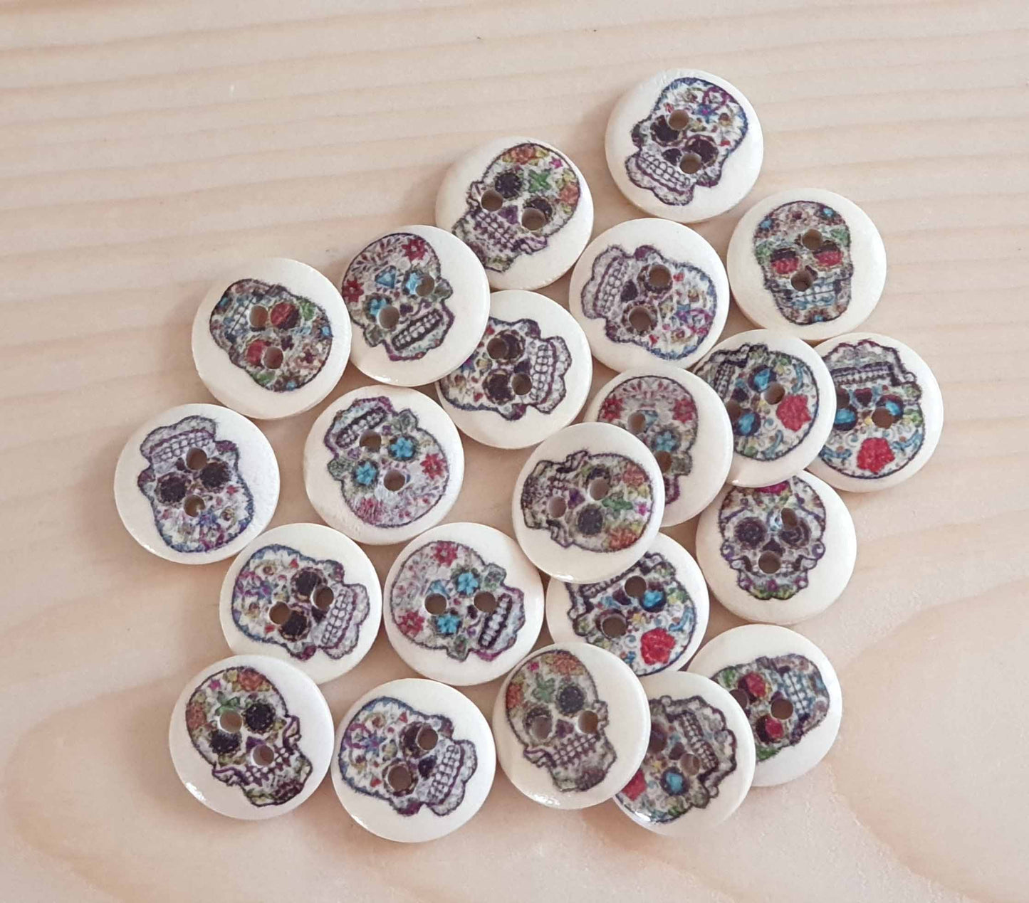 SKULL SKELETON / 15mm / Set of 8 buttons / Wooden Buttons / Sewing Buttons