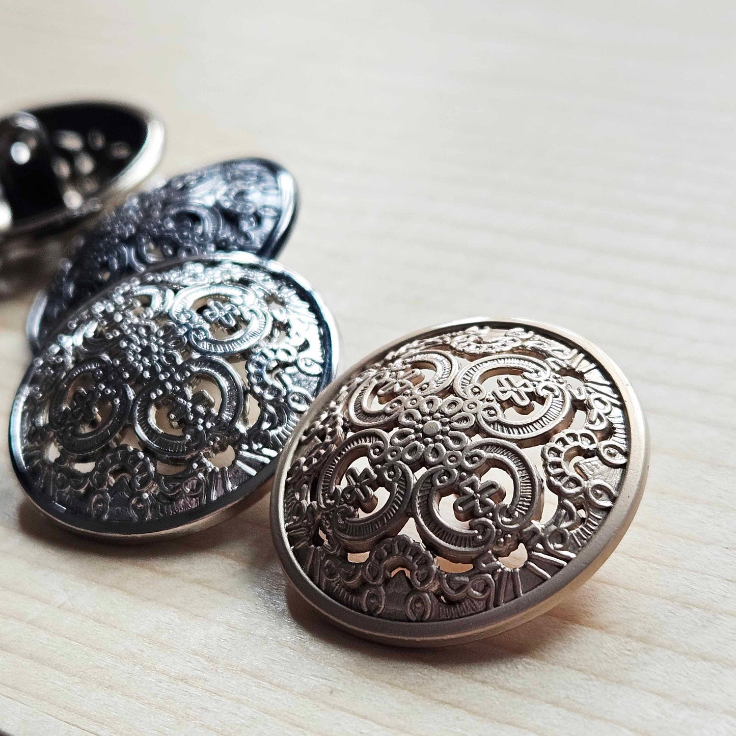 ROYAL SHANK / 25mm - 4 buttons / Metal Alloy Shank Buttons / Sewing Buttons