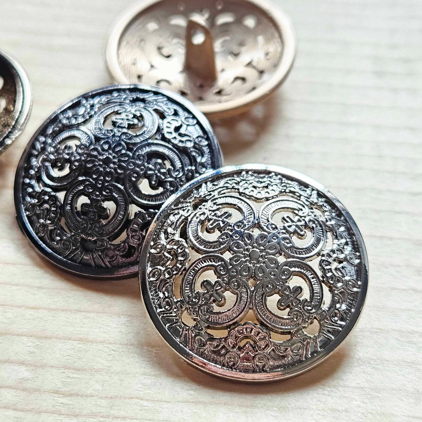 ROYAL SHANK / 25mm - 4 buttons / Metal Alloy Shank Buttons / Sewing Buttons