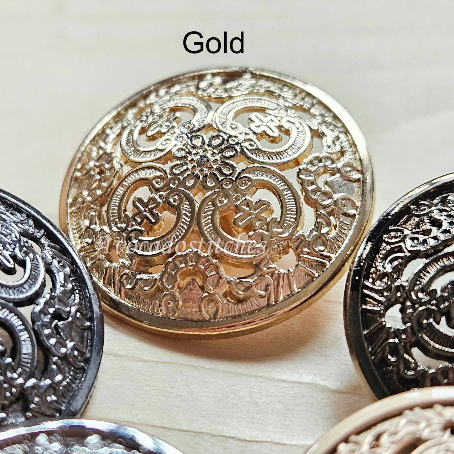 ROYAL SHANK / 15-27mm / 4 buttons / Metal Alloy Shank Buttons