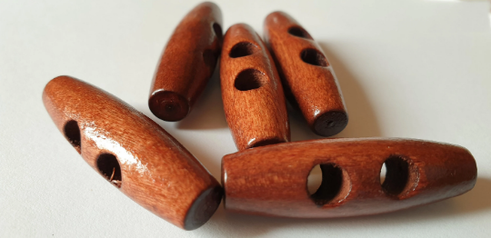 WOODEN TOGGLE RUSSET BROWN / 40mm / Wooden Toggle Buttons / Sewing Buttons