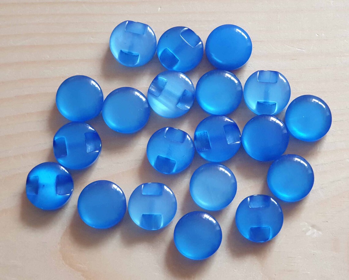 SAPHIRE BLUE SHANK RESIN / 12mm - 8 buttons / Resin Buttons / Sewing Buttons