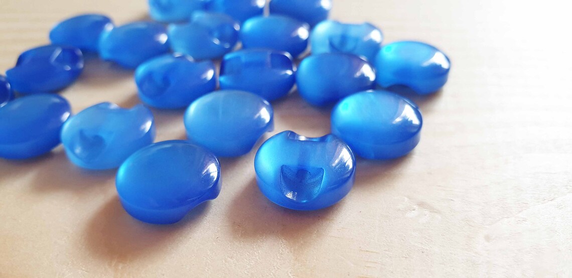 SAPHIRE BLUE SHANK RESIN / 12mm - 8 buttons / Resin Buttons / Sewing Buttons