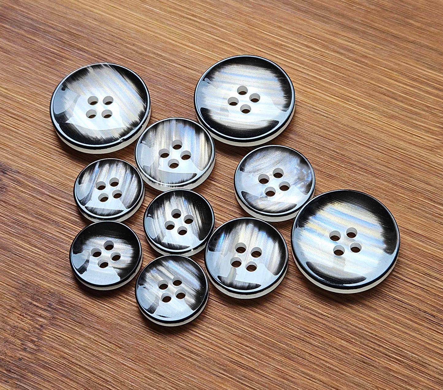 SILENT STORM / 15-23mm / Resin Buttons / Sewing Buttons