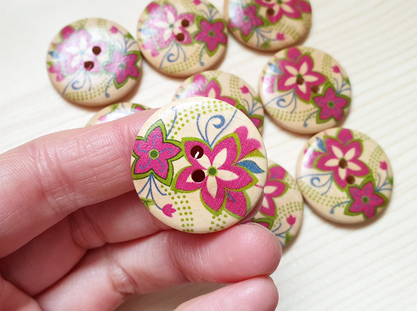 MIXED BABY STARFLOWERS / 30mm - 6 buttons / Wooden Buttons / Sewing Buttons (Copy)