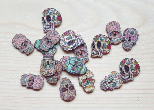 SKULL / 18*25mm to 21*25mm / Wooden Buttons / Sewing Buttons