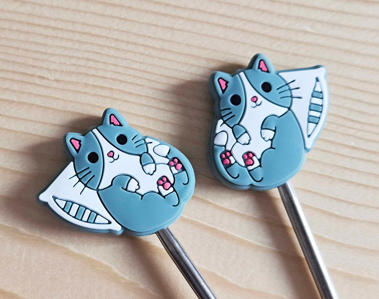 SLEEPY CAT STITCH STOPPERS / Knitting Needle Stoppers / Point Protection / Notions