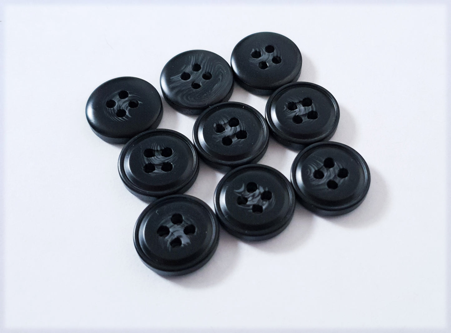 SMOKY / 15-25 mm / Resin Buttons / Sewing Buttons