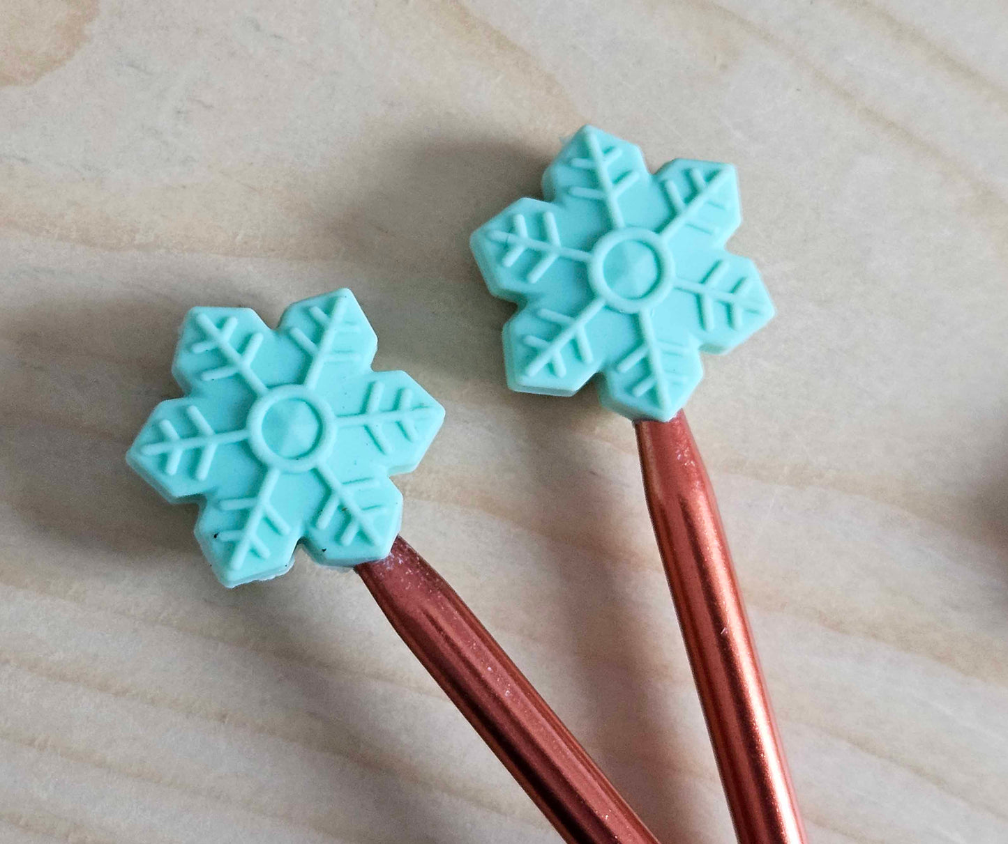 SNOWFLAKE STITCH STOPPERS / Knitting Needle Stoppers / Point Protection / Notions