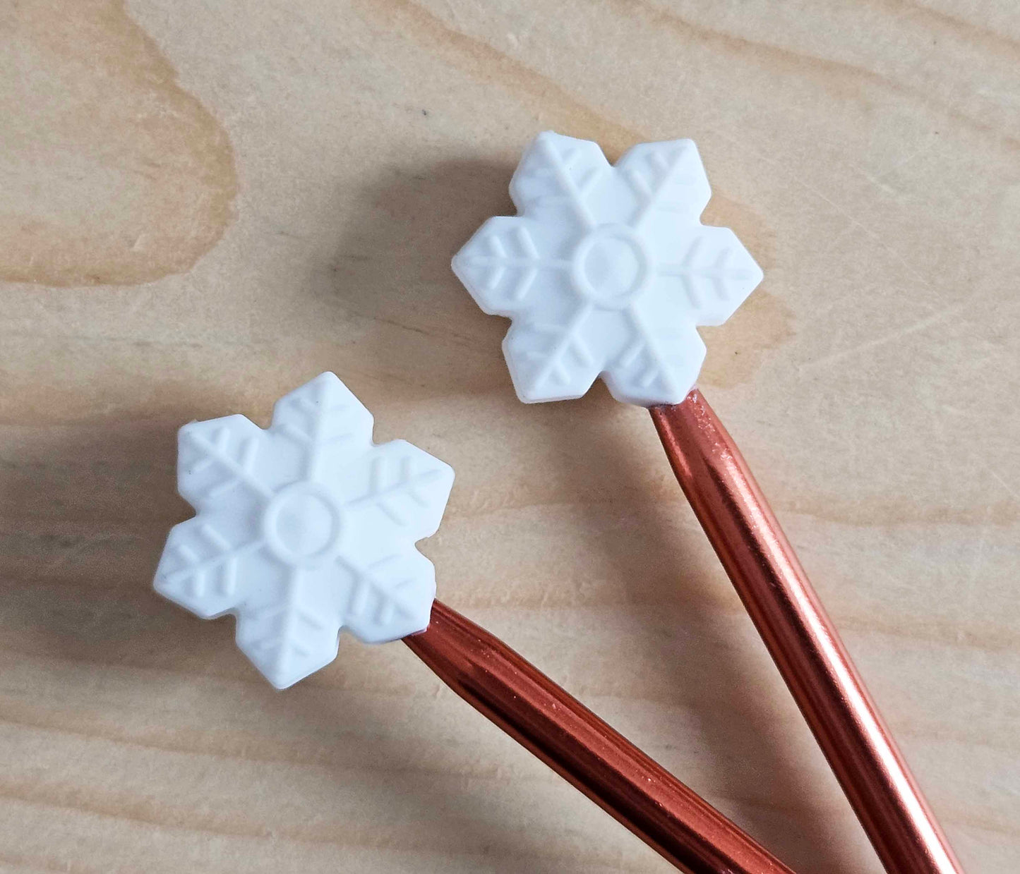 SNOWFLAKE STITCH STOPPERS / Knitting Needle Stoppers / Point Protection / Notions