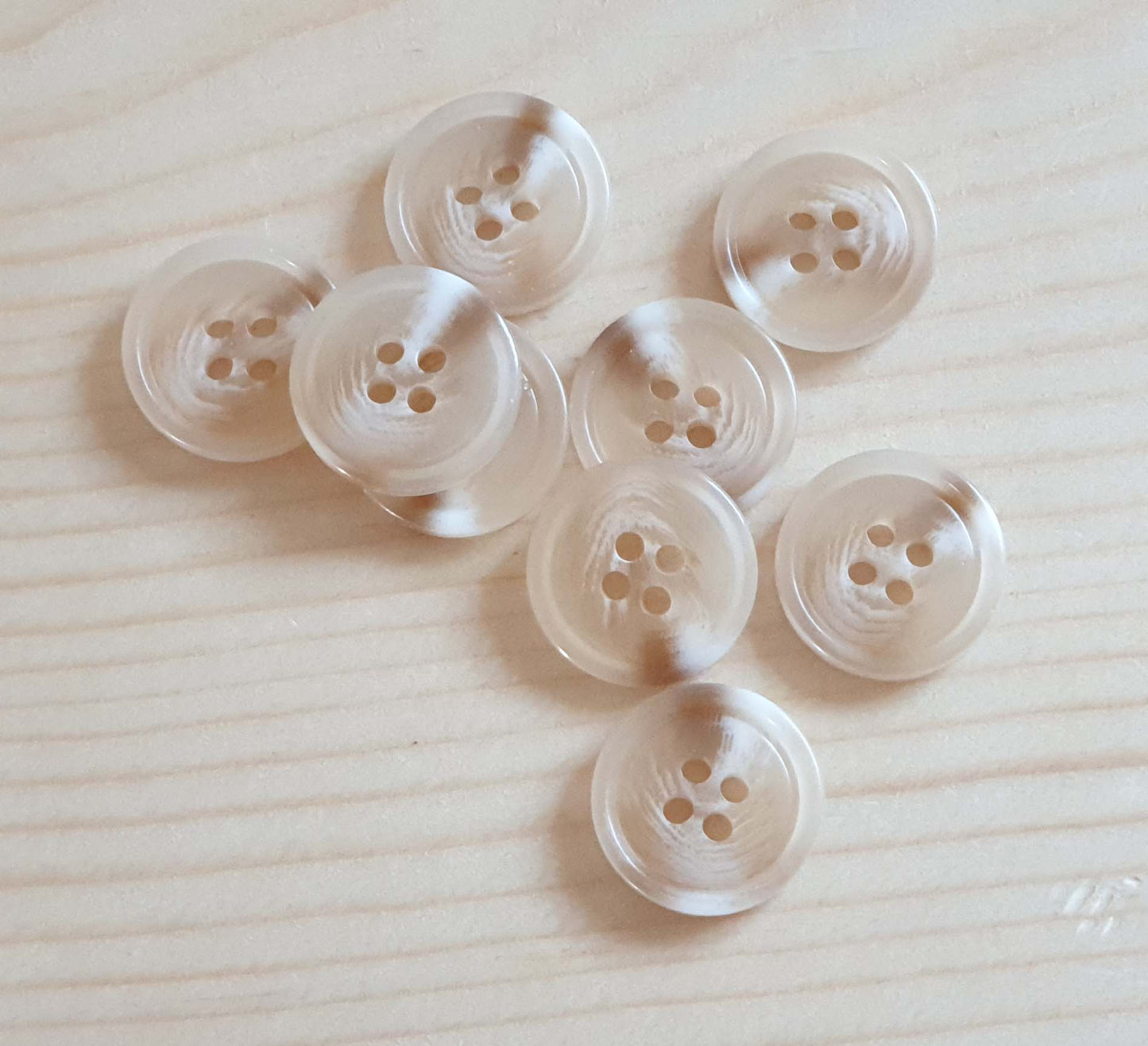 SNOWY LEOPARD / 18mm / Resin Buttons / Sewing Buttons