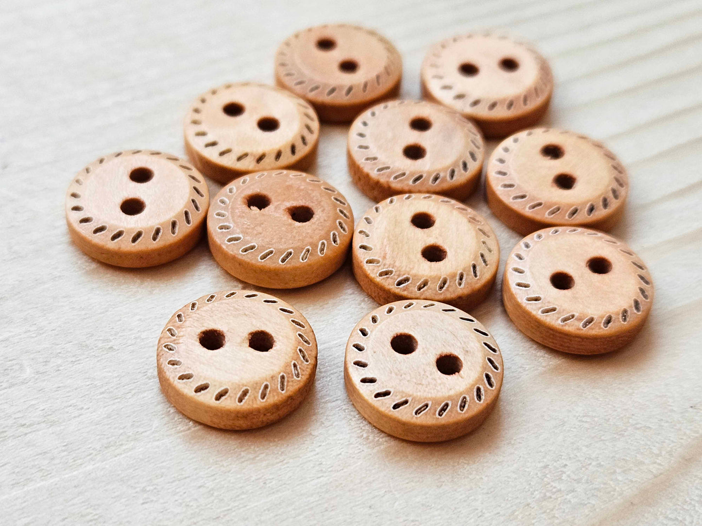 SPIRAL DASH / 11.5mm / Wooden Unvarnished Buttons / Sewing Buttons