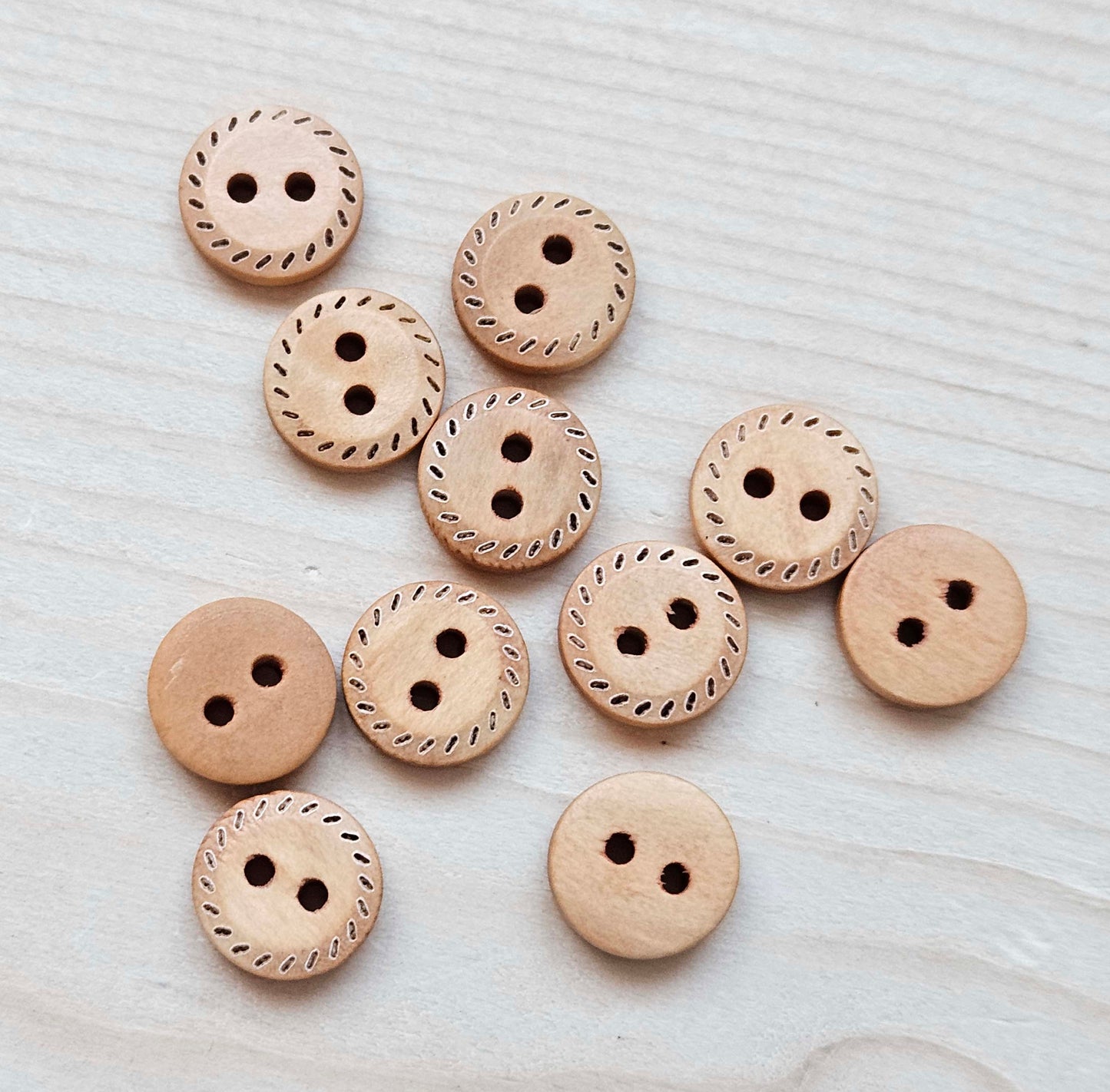 SPIRAL DASH / 11.5mm / Wooden Unvarnished Buttons / Sewing Buttons