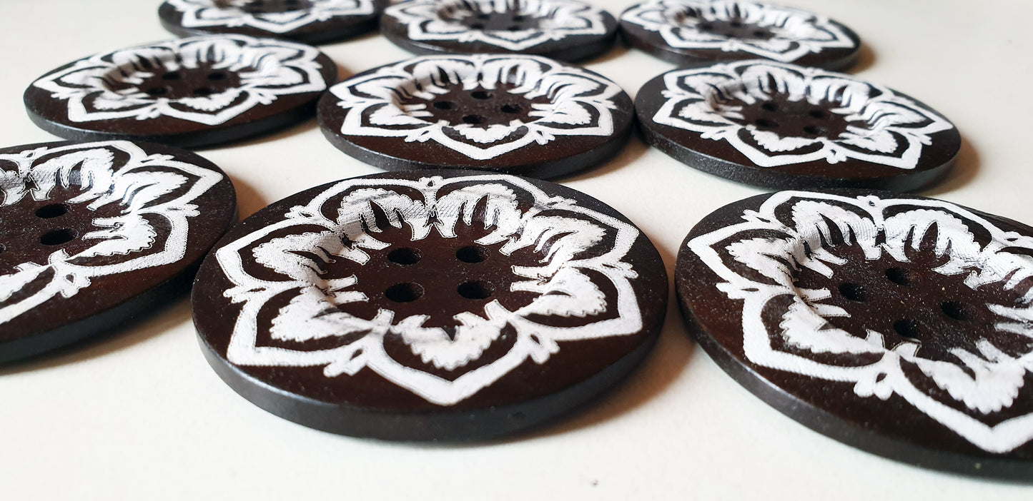 STARFLOWER DARK BROWN / 60mm / Wooden Buttons / Sewing Buttons