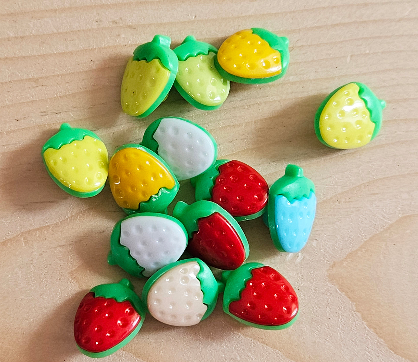 STRAWBERRY RESIN / 12*17mm - 8 buttons / Kid Child Shank Buttons / Sewing Buttons