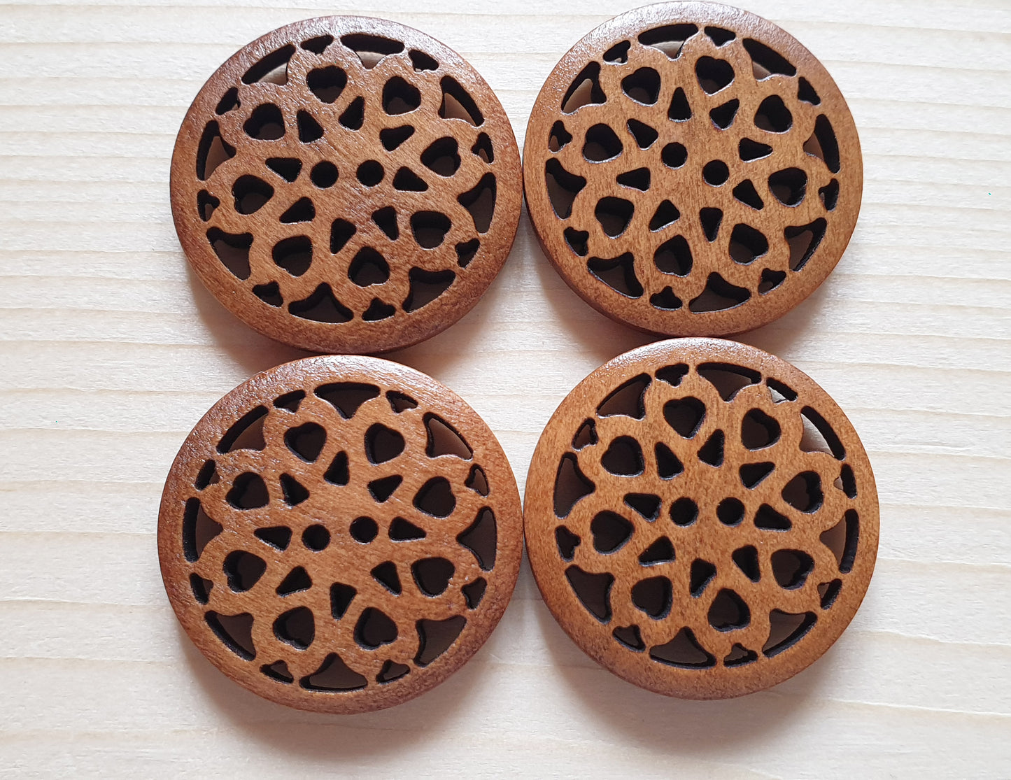 STRING OF HEARTS / 25mm / Wooden Buttons / Sewing Buttons