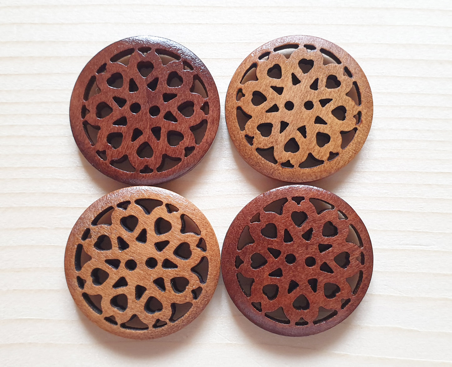 STRING OF HEARTS / 25mm / Wooden Buttons / Sewing Buttons