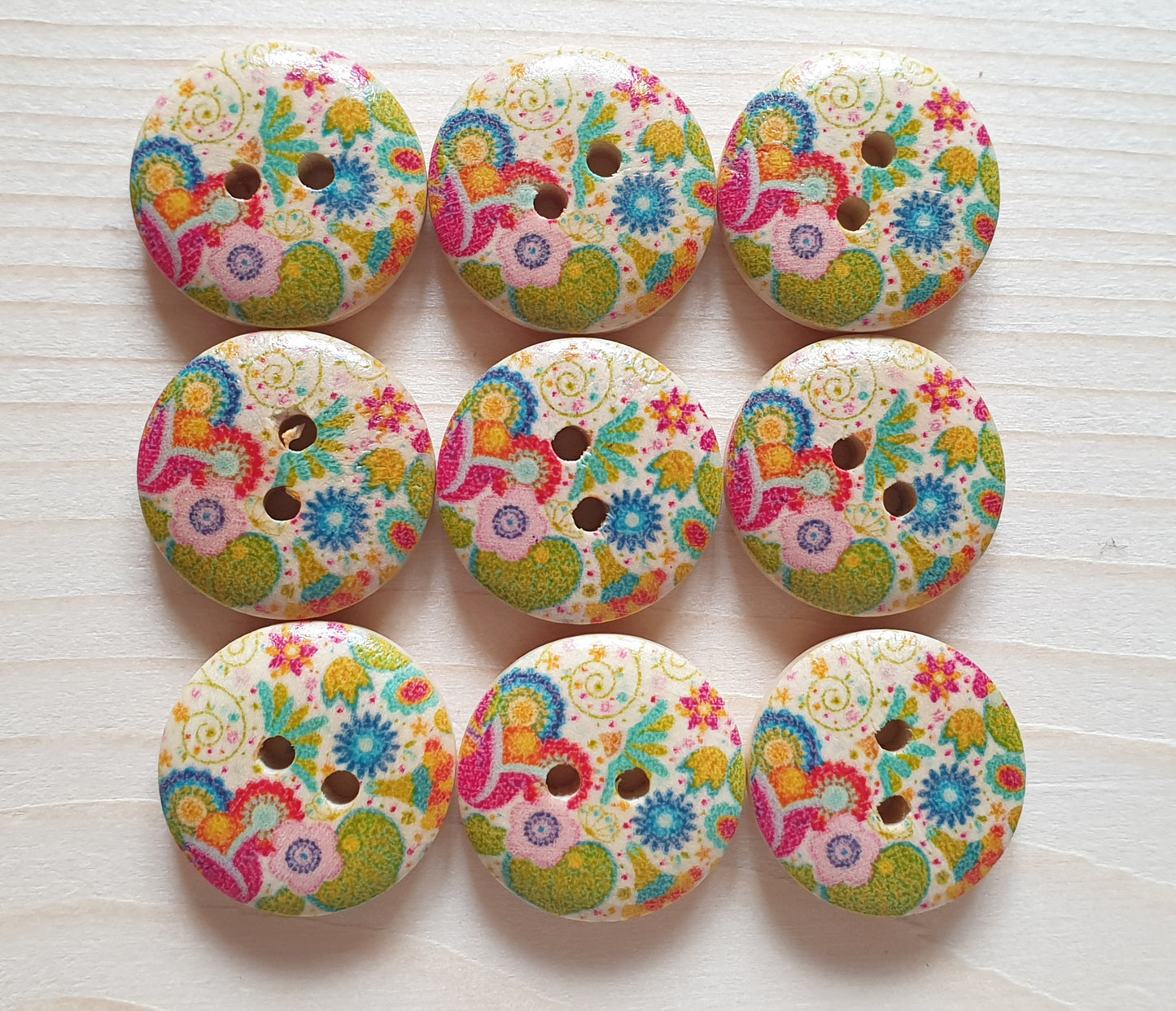 SPRING MEADOW / 18mm / Set of 6 buttons / Wooden Buttons / Sewing Buttons