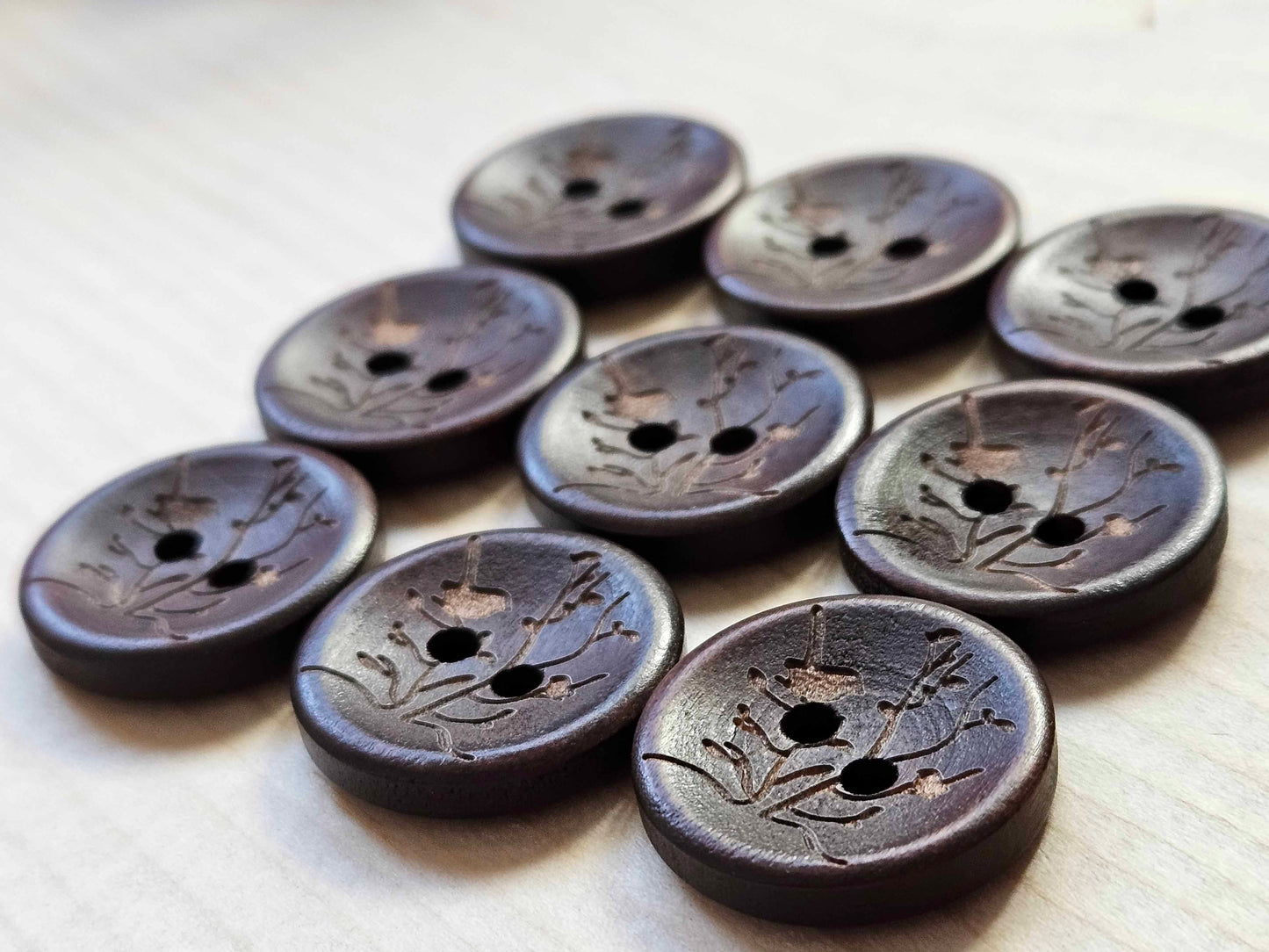 AvoDesigns SERENITY GARDEN UMBER BROWN / 20mm - 6 buttons / Wooden Buttons / Sewing Buttons