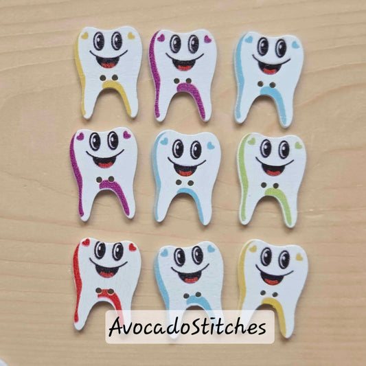 SMILING TOOTH / 8 buttons / Wooden Buttons / Sewing Buttons