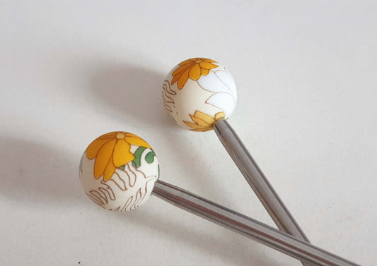 ROUND SUNFLOWERS STITCH STOPPERS / 2 pieces / Knitting Needle Stoppers / Point Protection / Notions