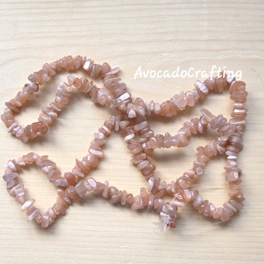 Natural Sunstone Chip Beads / Undyed Loose Beads / 5-8mm / 1 strand (31 inch) / Jewelry Making