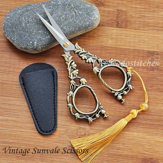 VINTAGE SUNVALE SCISSORS / Yarn Scissors / Knitting Crochet Sewing Crafting Notions Tools