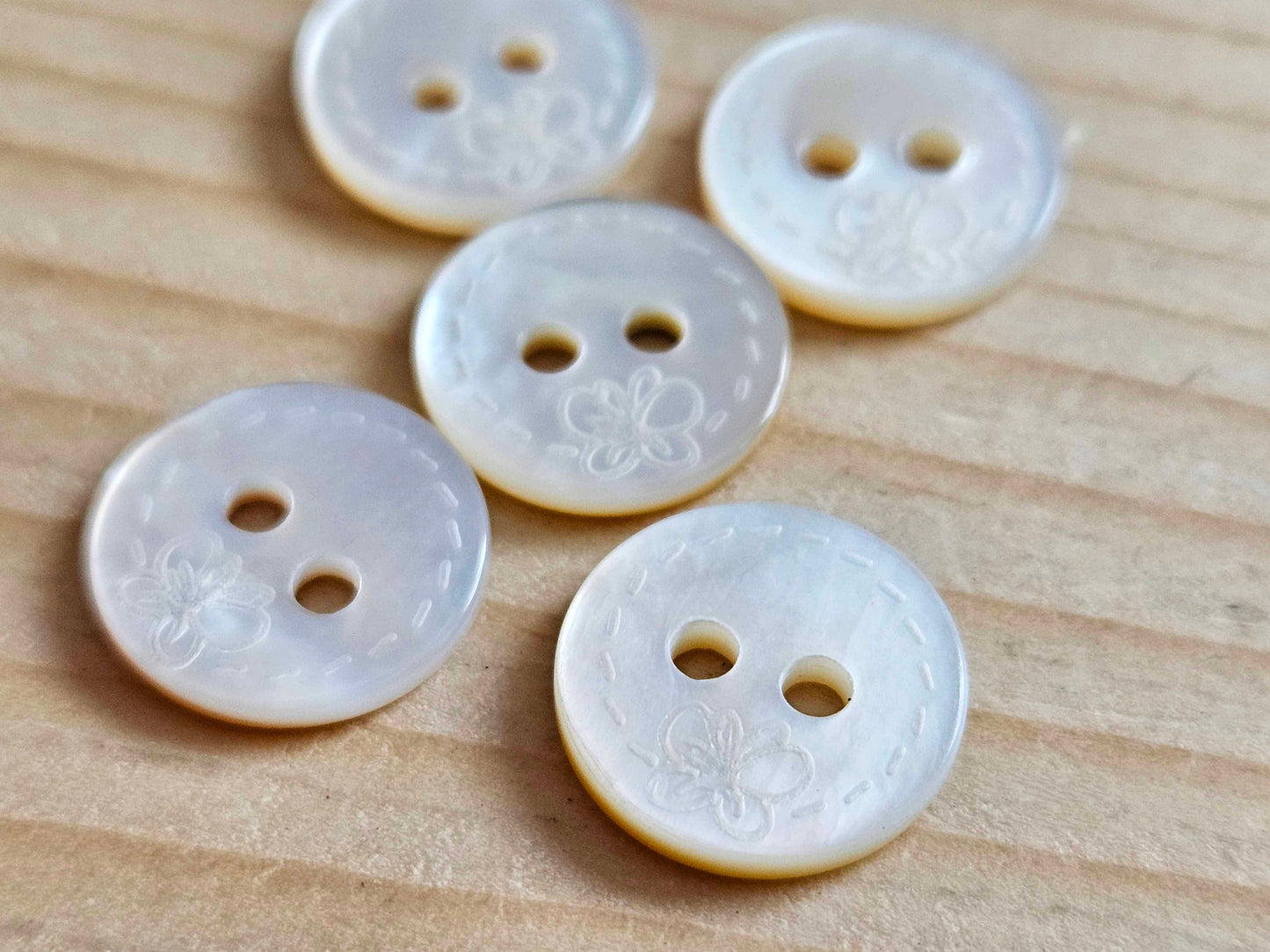 SWIRLING BUTTERFLY / 11mm / MOP Shell Buttons / Sewing Buttons