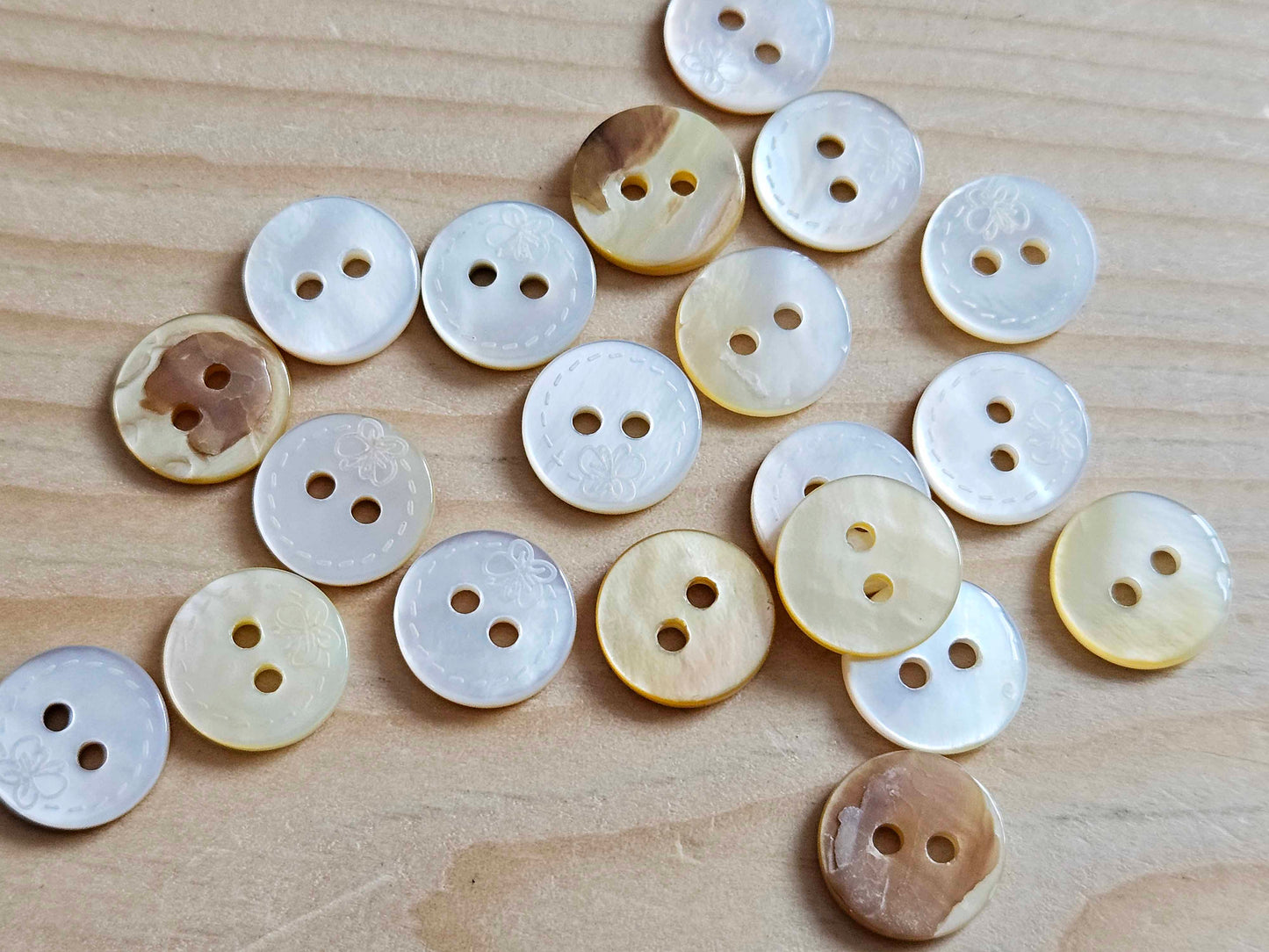 SWIRLING BUTTERFLY / 11mm / MOP Shell Buttons / Sewing Buttons