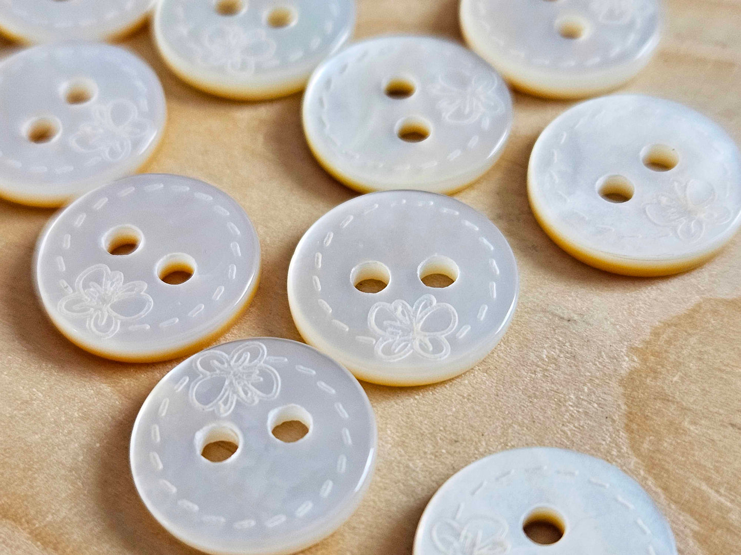 SWIRLING BUTTERFLY / 11mm / MOP Shell Buttons / Sewing Buttons